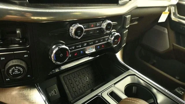 New 2026 Star White Metallic Tri-Coat Ford King Ranch® image 18