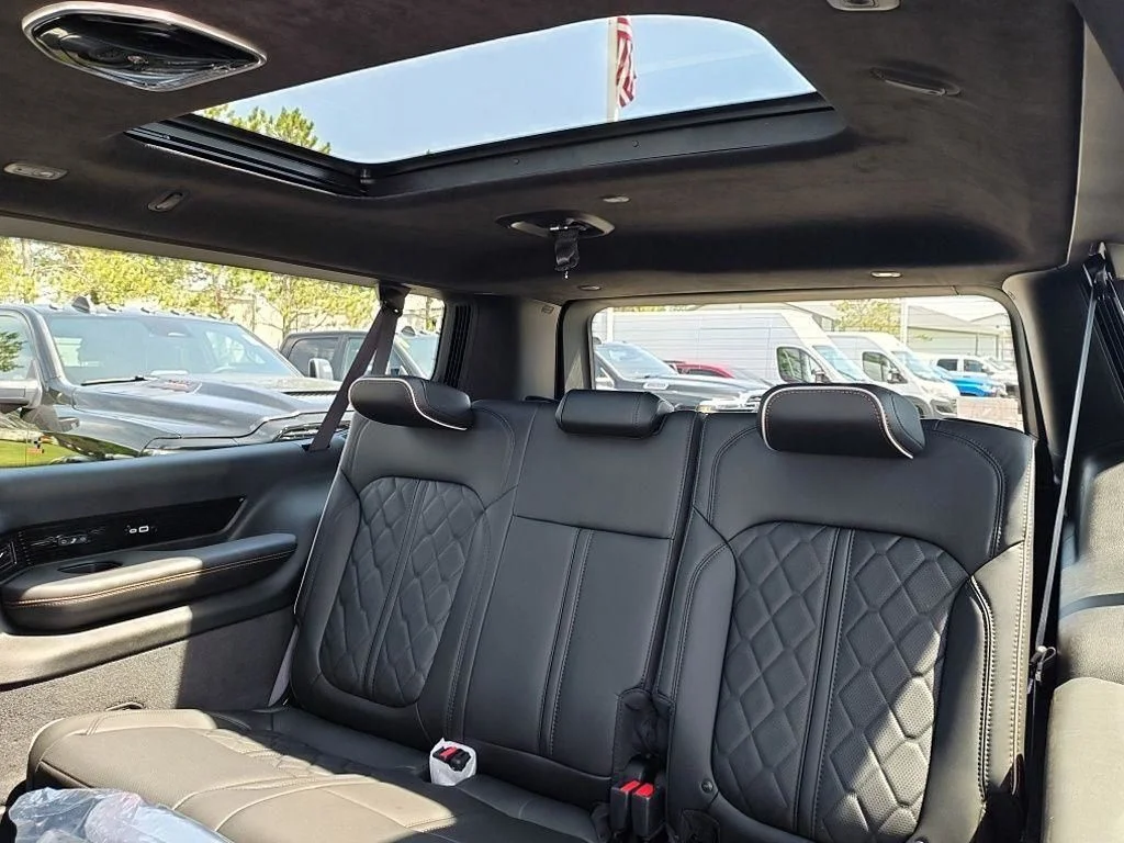 2026 Jeep Grand Wagoneer L Summit Reserve - Photo 38