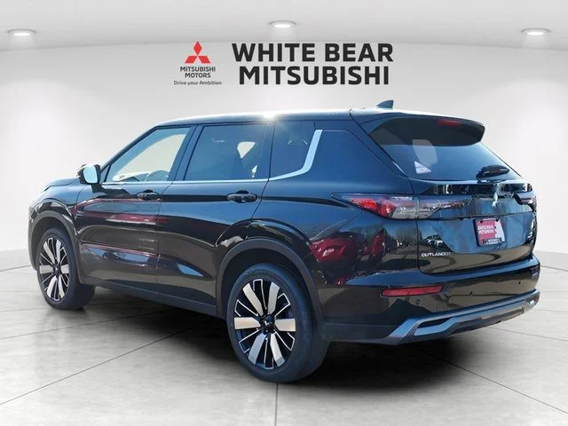 New 2026 Black Diamond Mitsubishi SE image 2