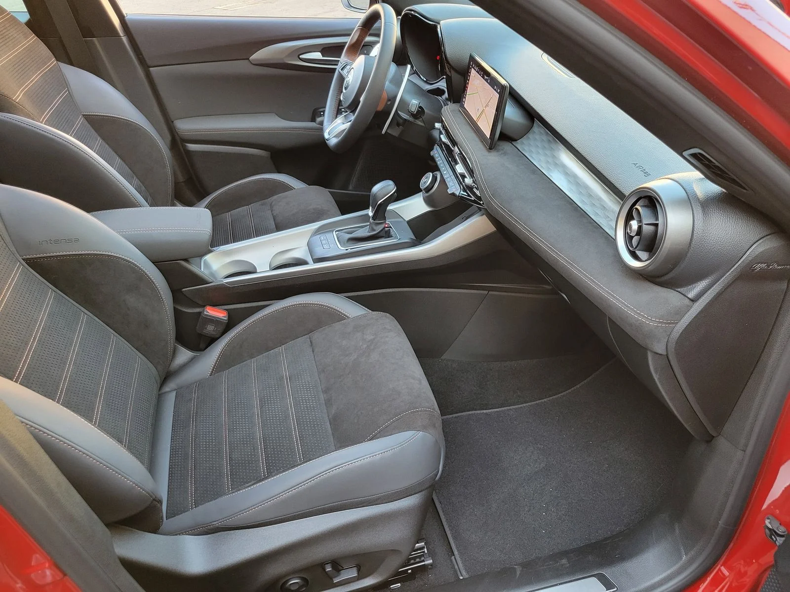 Used 2025 Red Alfa Romeo INTENSA image 19