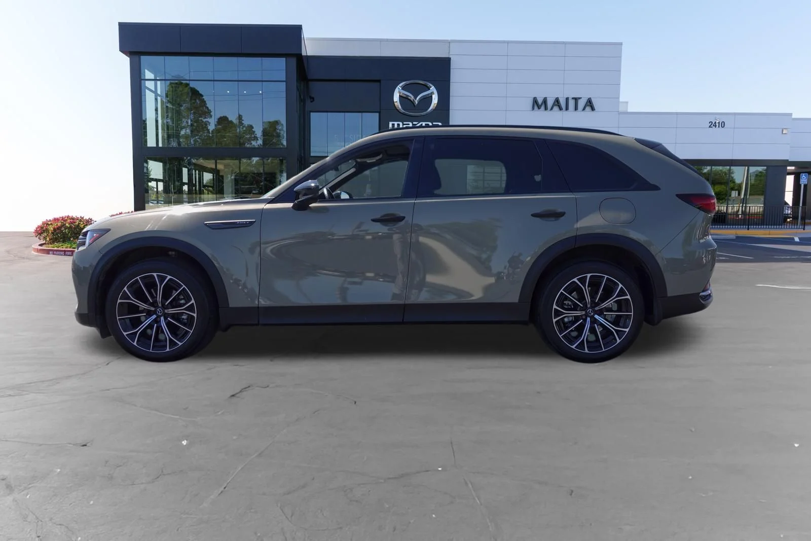 Certified Used 2025 Zircon Sand Metallic Mazda Premium Plus image 8
