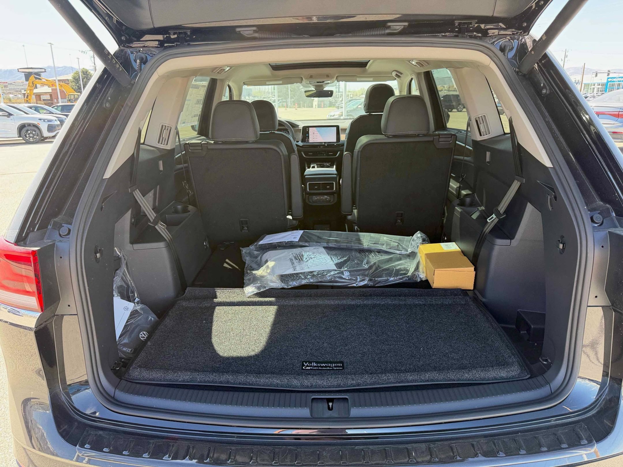 New 2026 Deep Black Volkswagen 2.0T SE w/Technology image 30