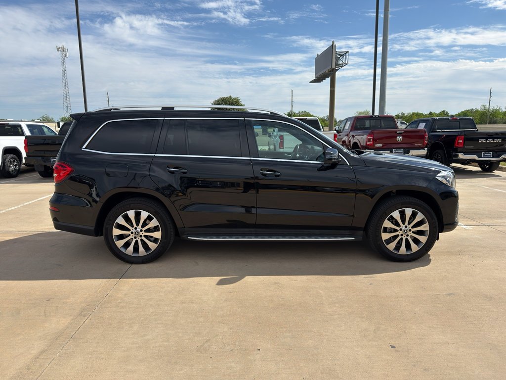 Used 2018 Obsidian Black Metallic Mercedes-Benz 450 4MATIC® image 17