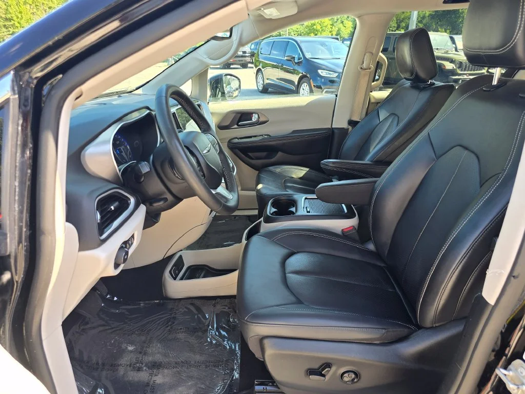 Certified Used 2024 Black Chrysler Touring L image 4