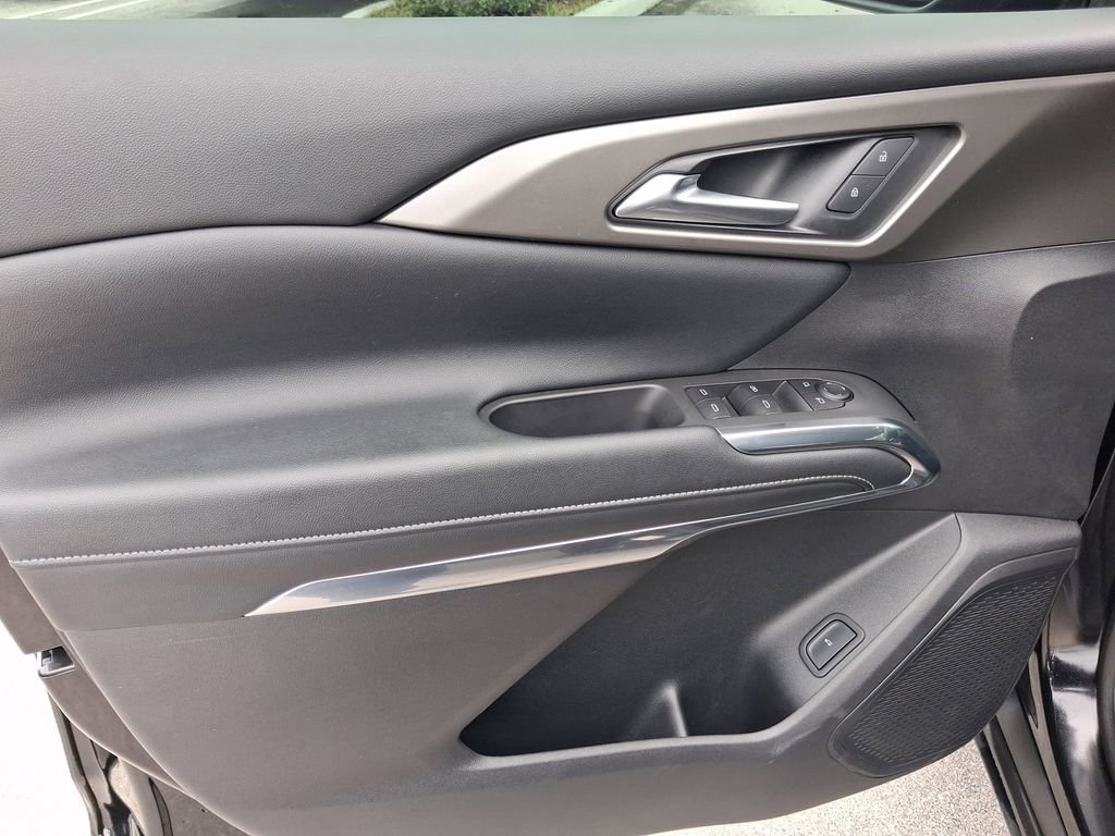 Used 2025 Black Chevrolet LT image 18