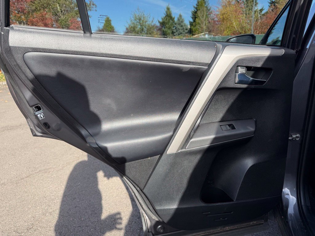 Used 2016 Magnetic Gray Metallic Toyota XLE image 20