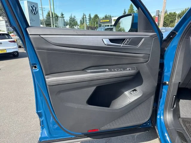 New 2026 Mountain Lake Blue Metallic Volkswagen 2.0T SE w/Technology image 25