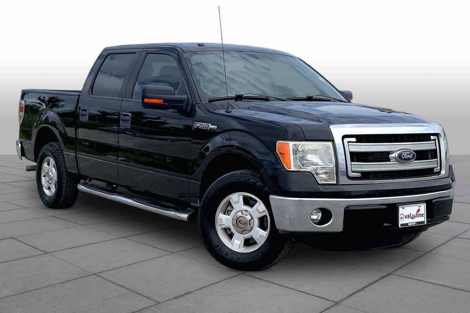 Used 2013 Tuxedo Black Metallic Ford XLT image 3
