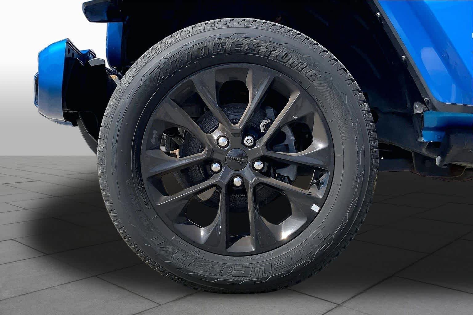 Used 2022 Hydro Blue Pearlcoat Jeep Unlimited High Altitude image 21