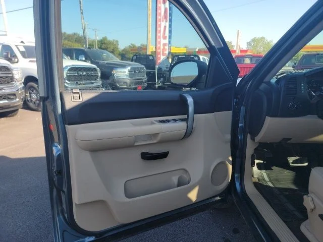Used 2009 Blue Granite Metallic Chevrolet LT image 10