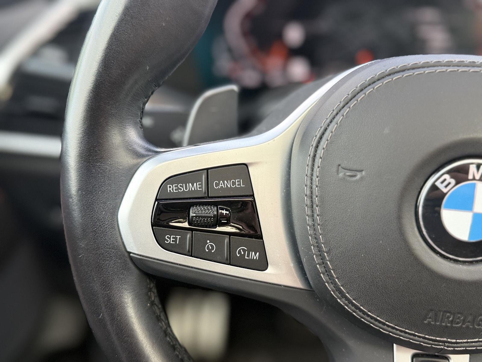 Used 2022 Mineral White Metallic BMW xDrive40i image 12
