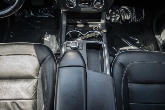 Used 2013 Black Mercedes-Benz ML 350 image 27