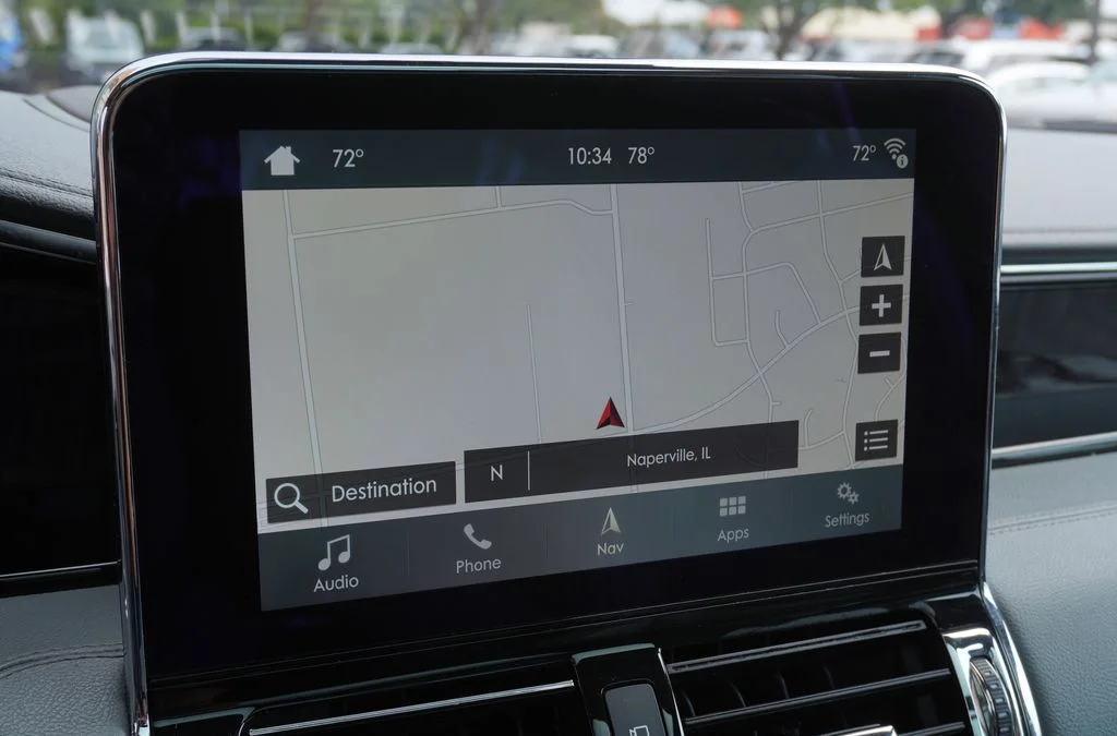 Used 2018 White Lincoln Reserve image 21