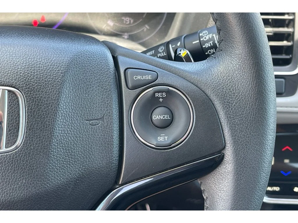 Used 2018 White Orchid Pearl Honda EX-L Navi image 38