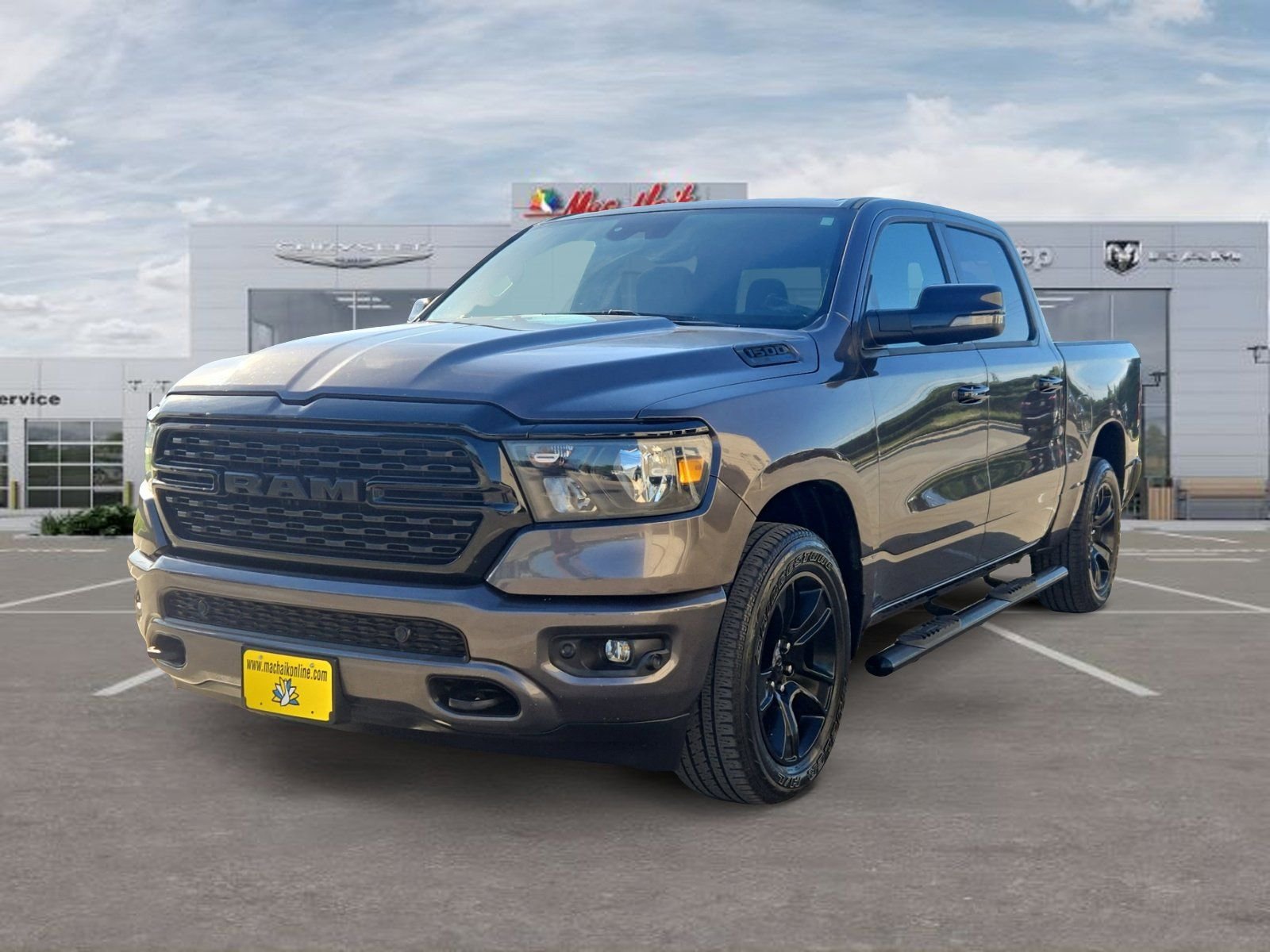 2023 RAM 1500 Big Horn/Lone Star 4x4 Crew Cab 5'7's photo