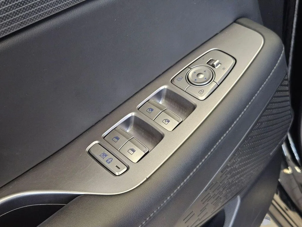 Used 2023 Abyss Black Pearl Hyundai Limited image 11
