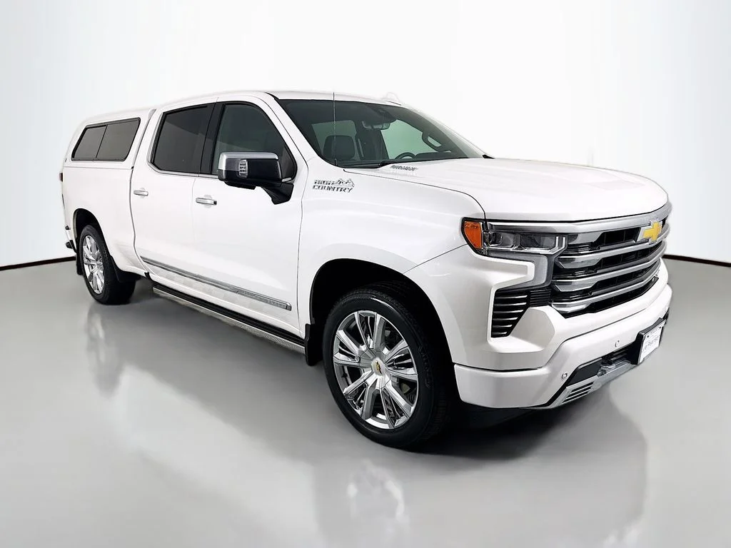 Used 2023 Beige Chevrolet High Country image 7