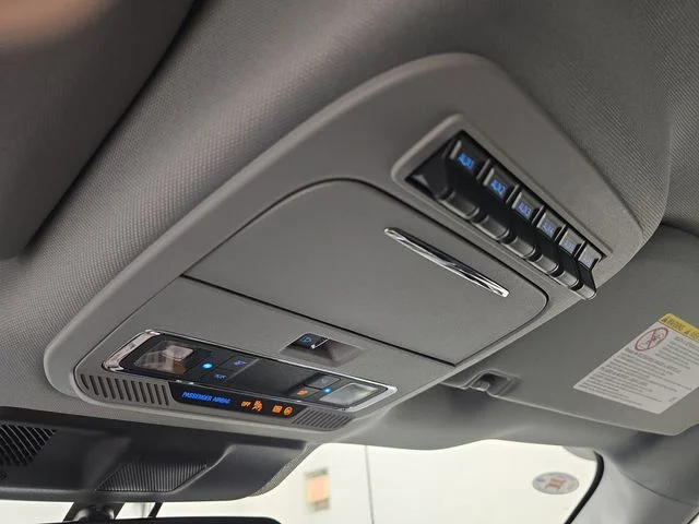 New 2026 Agate Black Metallic Ford F-350® Lariat® image 27