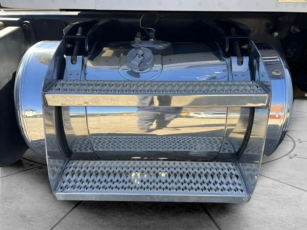 Used 2012 White Peterbilt with 4 Car Cage image 23