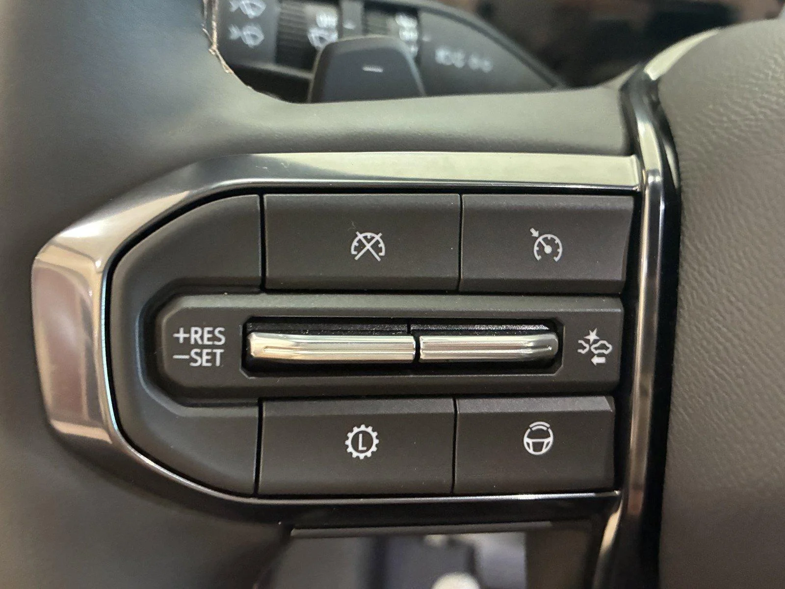 2026 GMC Yukon AT4 - Photo 24