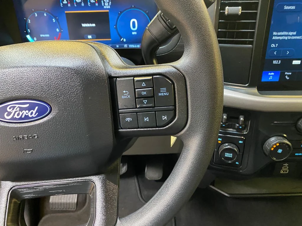 Used 2025 Blue Ford XLT image 31