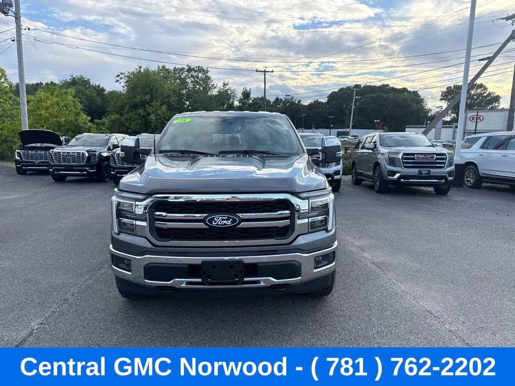 Used 2025 Gray Ford LARIAT image 8