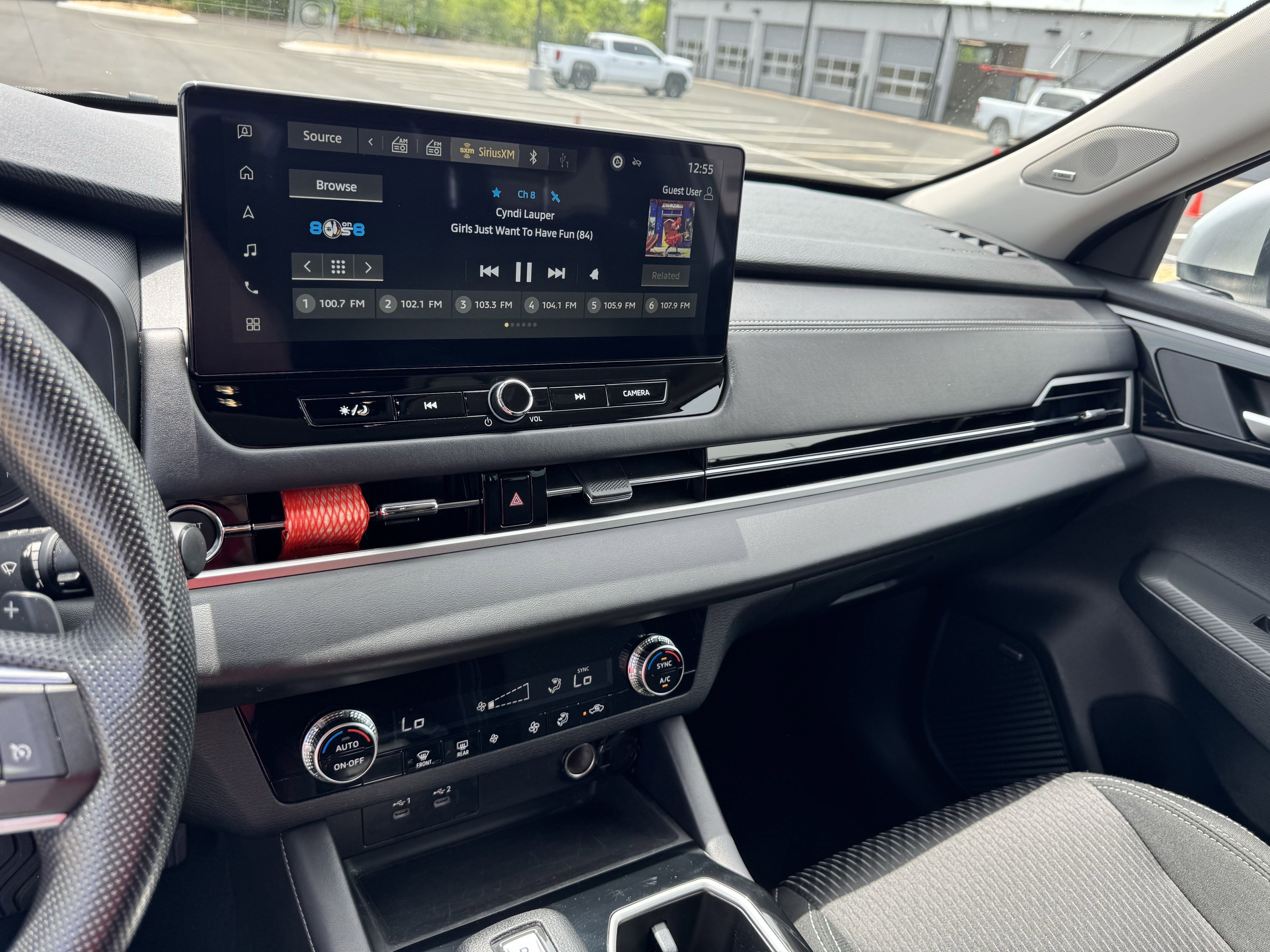 Used 2025  Mitsubishi ES image 29