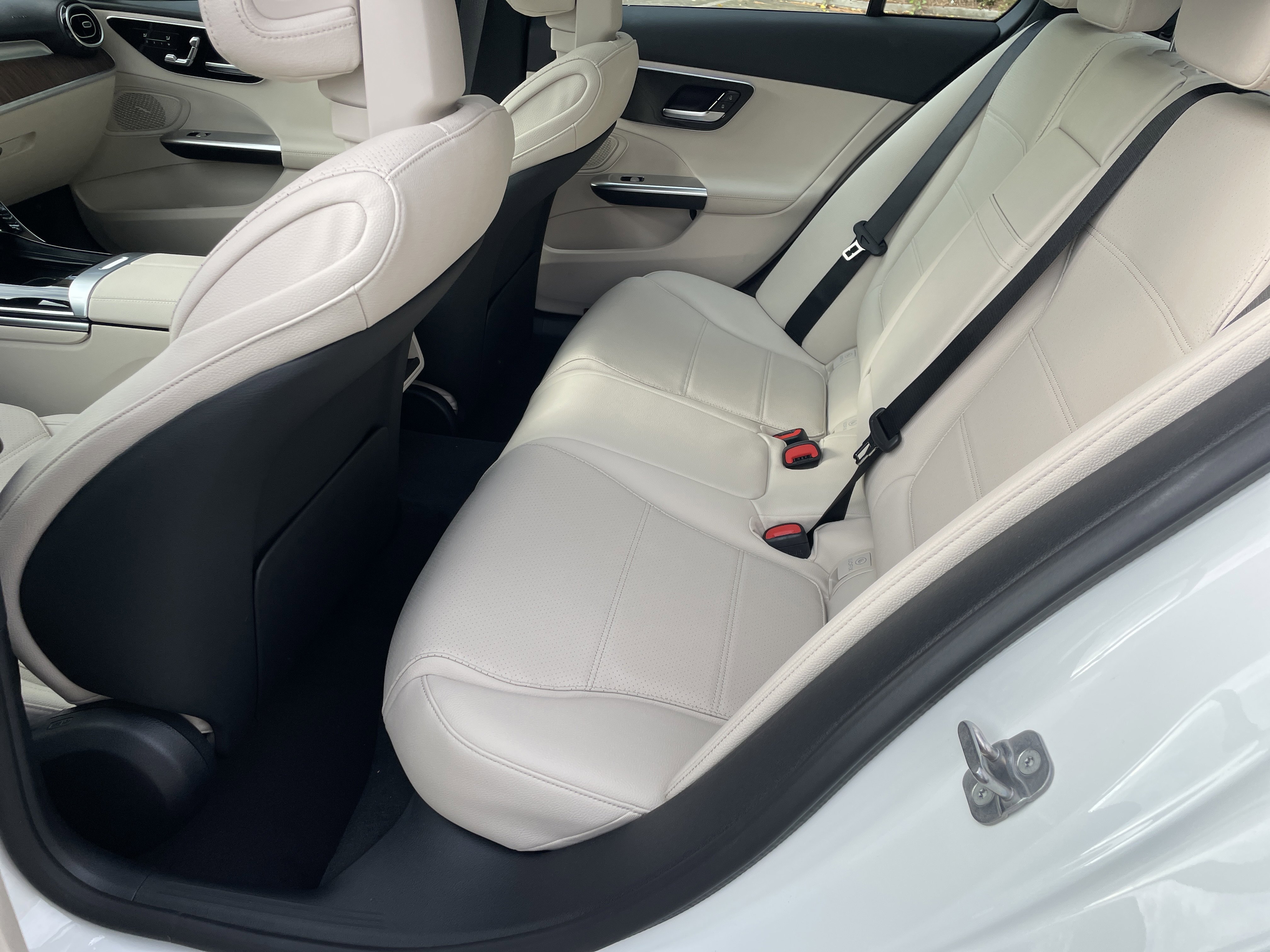 New 2026 Polar White Mercedes-Benz C 300 Sedan image 36