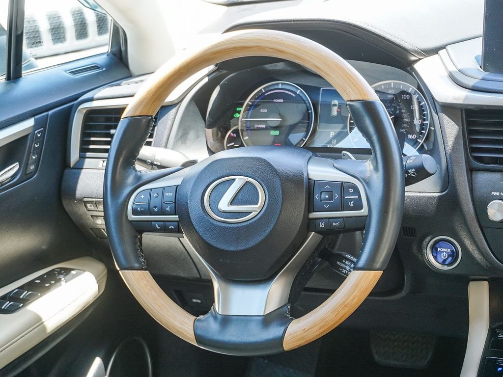 Used 2022 White Lexus 450h image 17