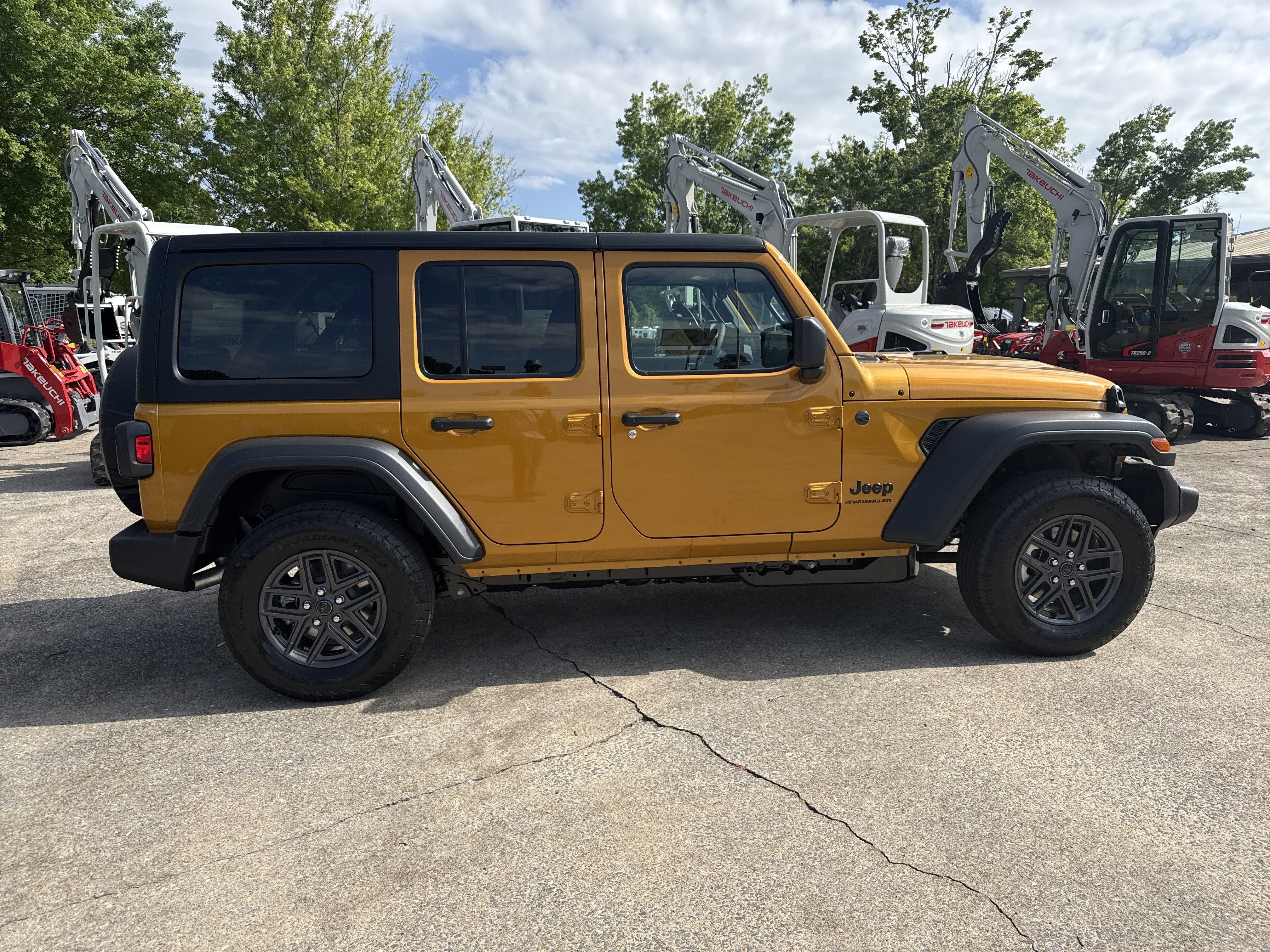 New 2026 Goldilocks Jeep Sport S image 8
