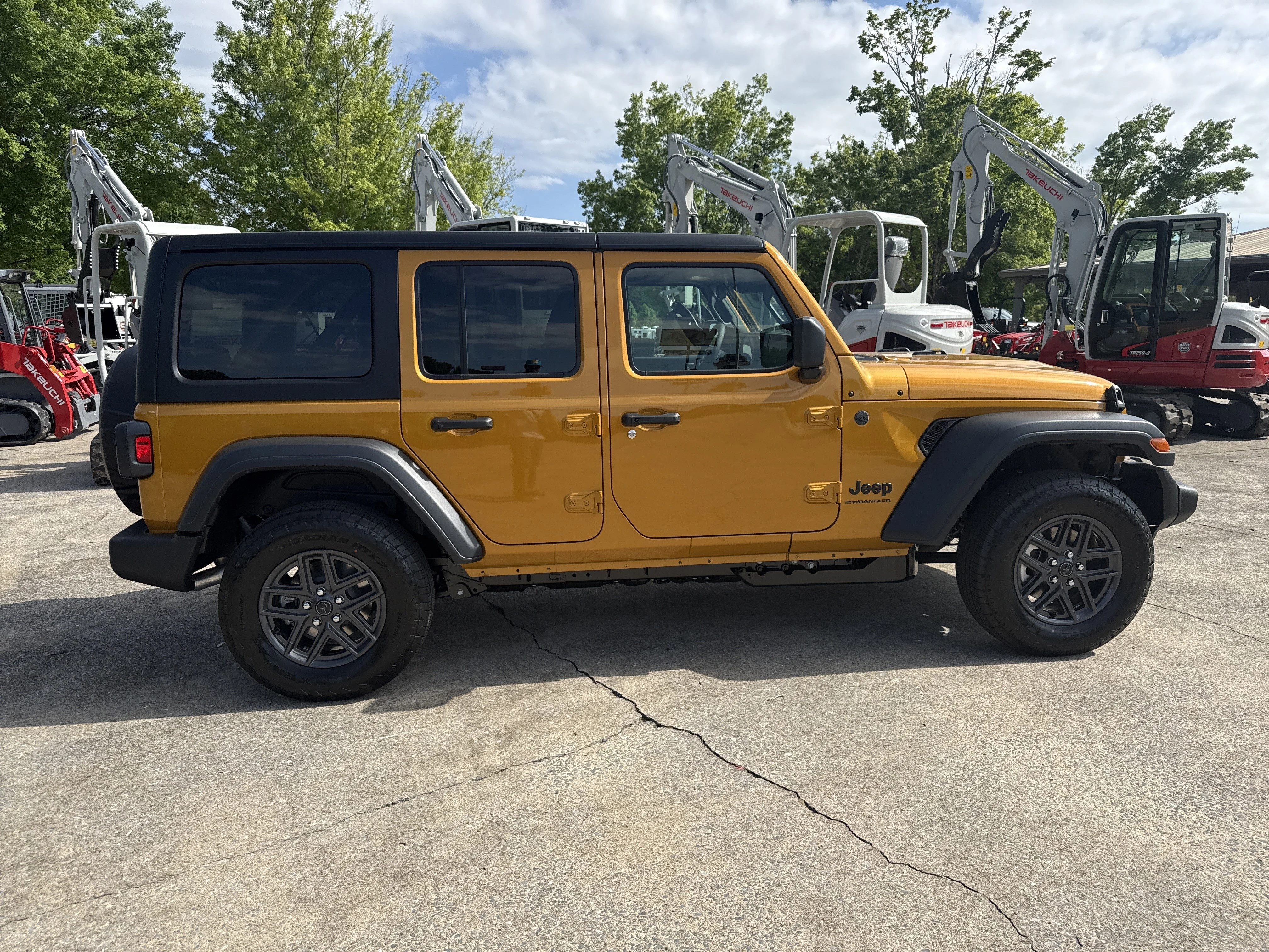 New 2026 Goldilocks Jeep Sport S image 8