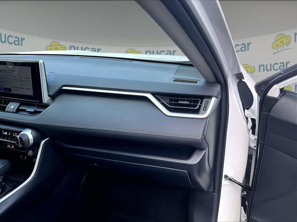Used 2025 White Toyota XLE image 13