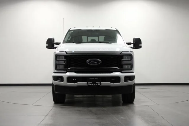 New 2026 Oxford White Ford F-350® XL image 31