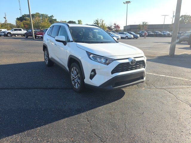 Used 2020 White Toyota XLE Premium image 1