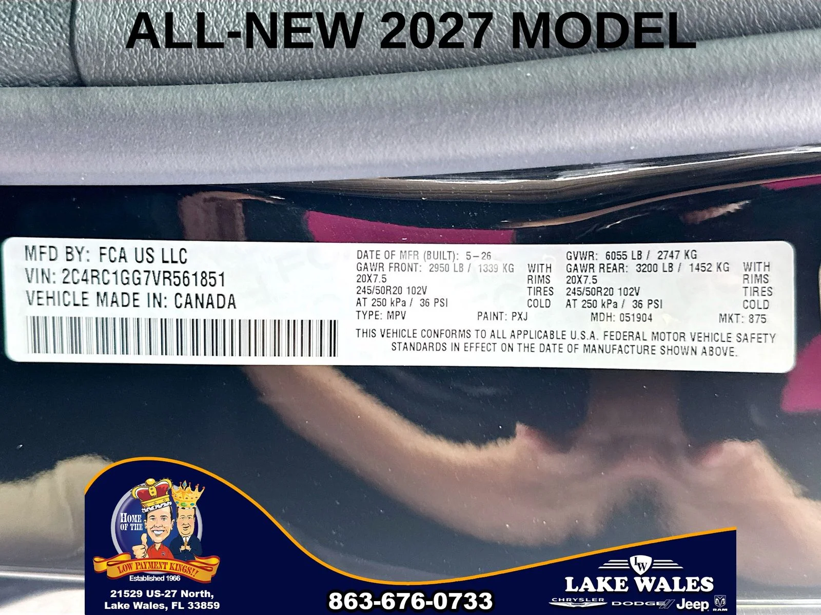 New 2027 Diamond Black Crystal Pearl-Coat Exterior Paint Chrysler Limited image 32