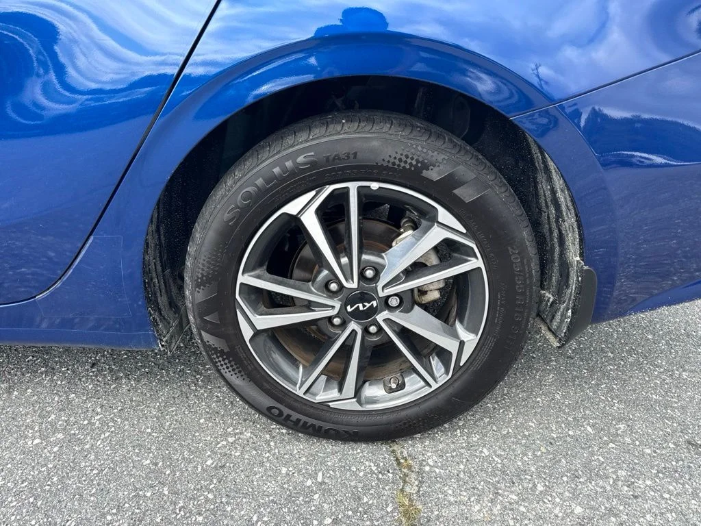 Used 2024 Blue Kia LXS image 16