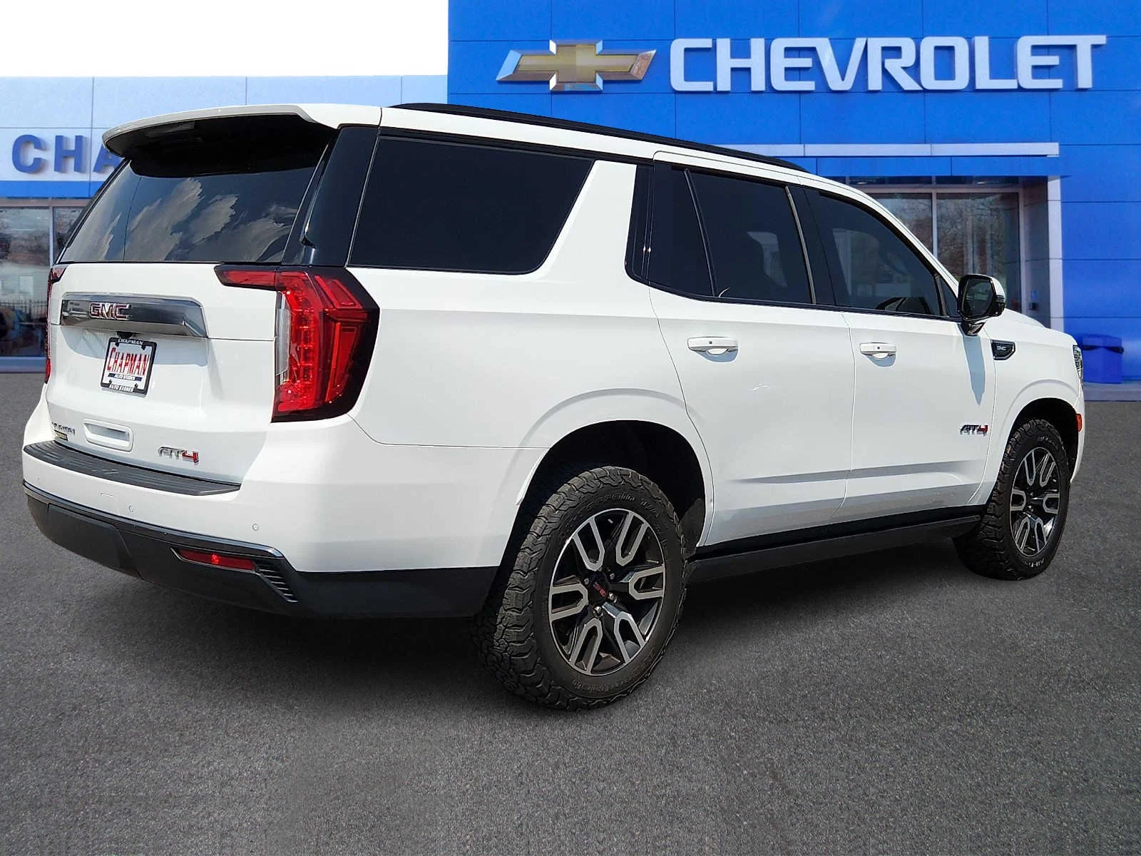 Used 2023 Summit White GMC AT4 image 6