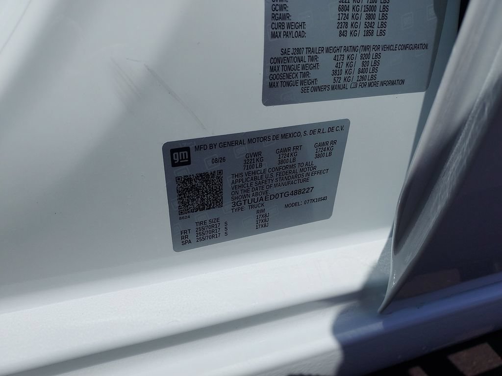 New 2026 Summit White GMC Pro image 23