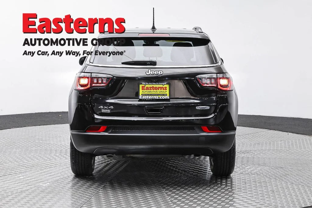 Used 2023 Black Jeep Latitude image 6