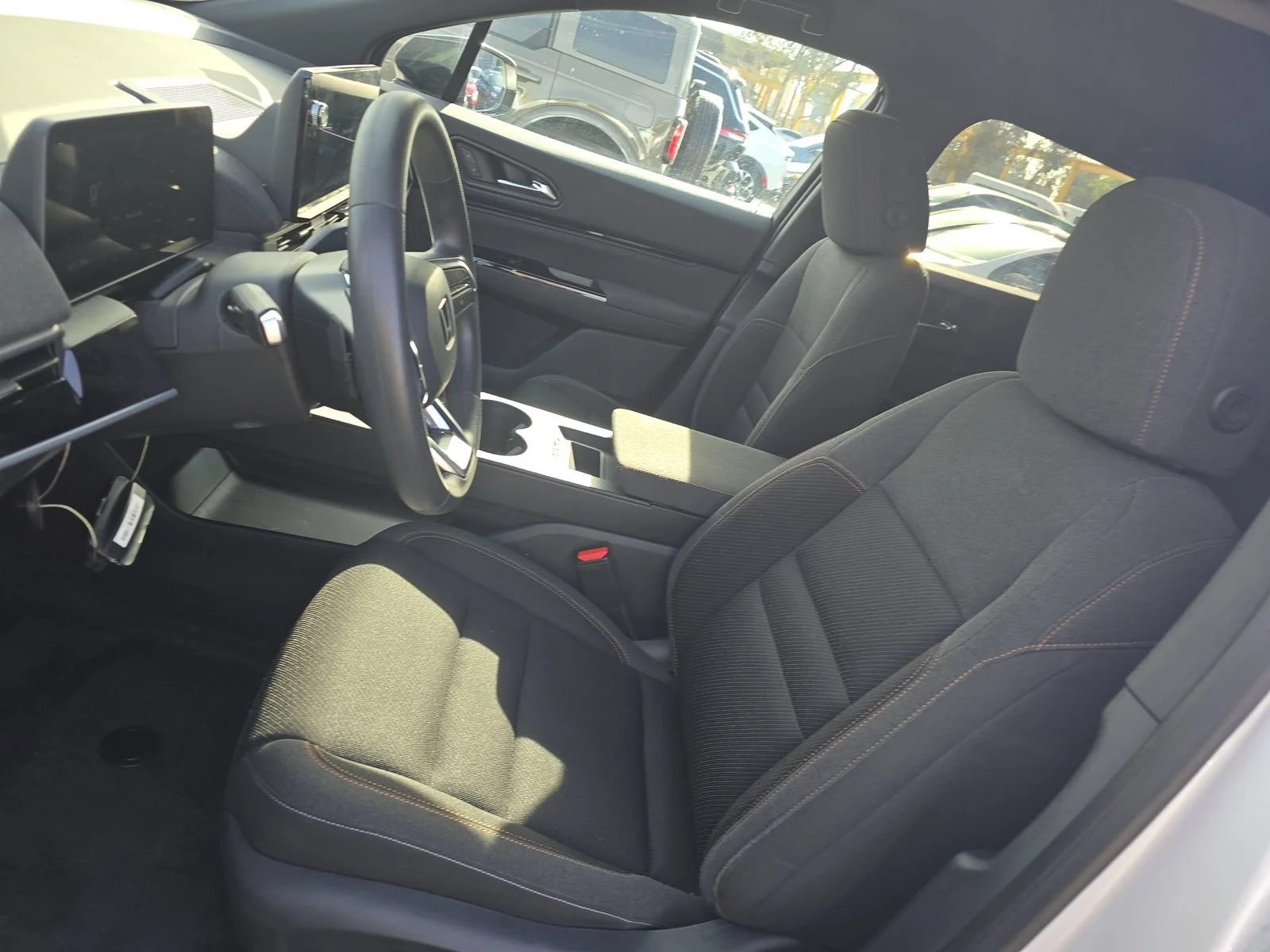 Used 2024 White Honda 1SB image 5