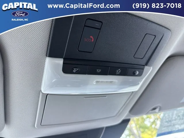 Used 2022 Gray Nissan SL image 32