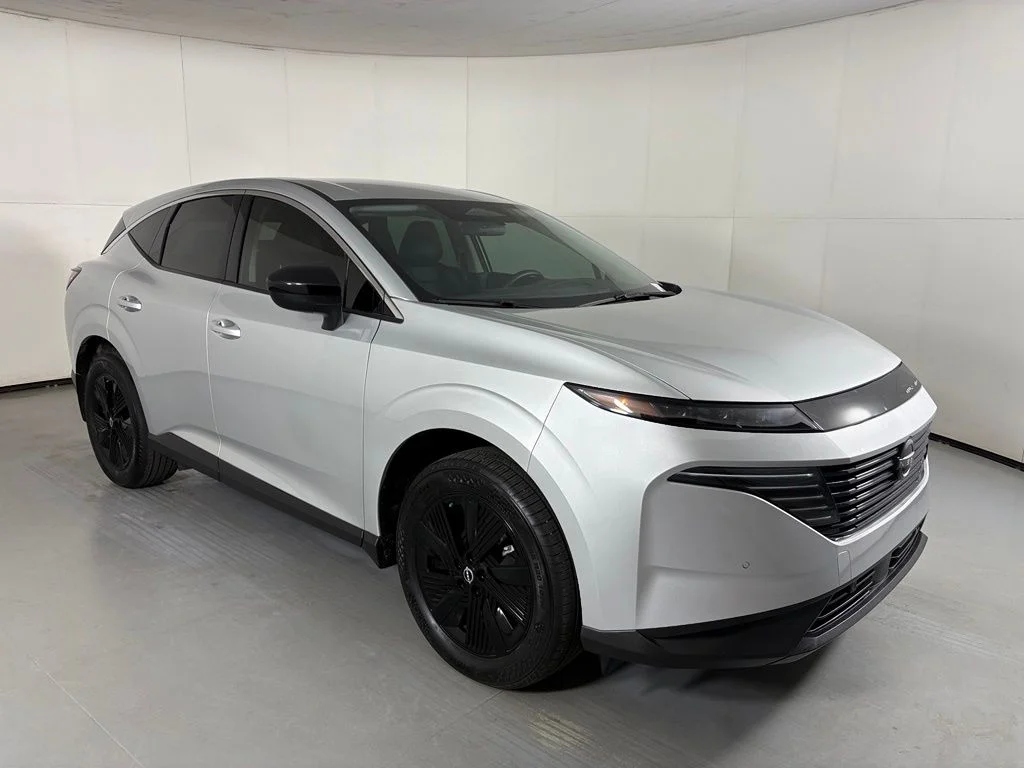 Used 2025 Silver Nissan SV image 2