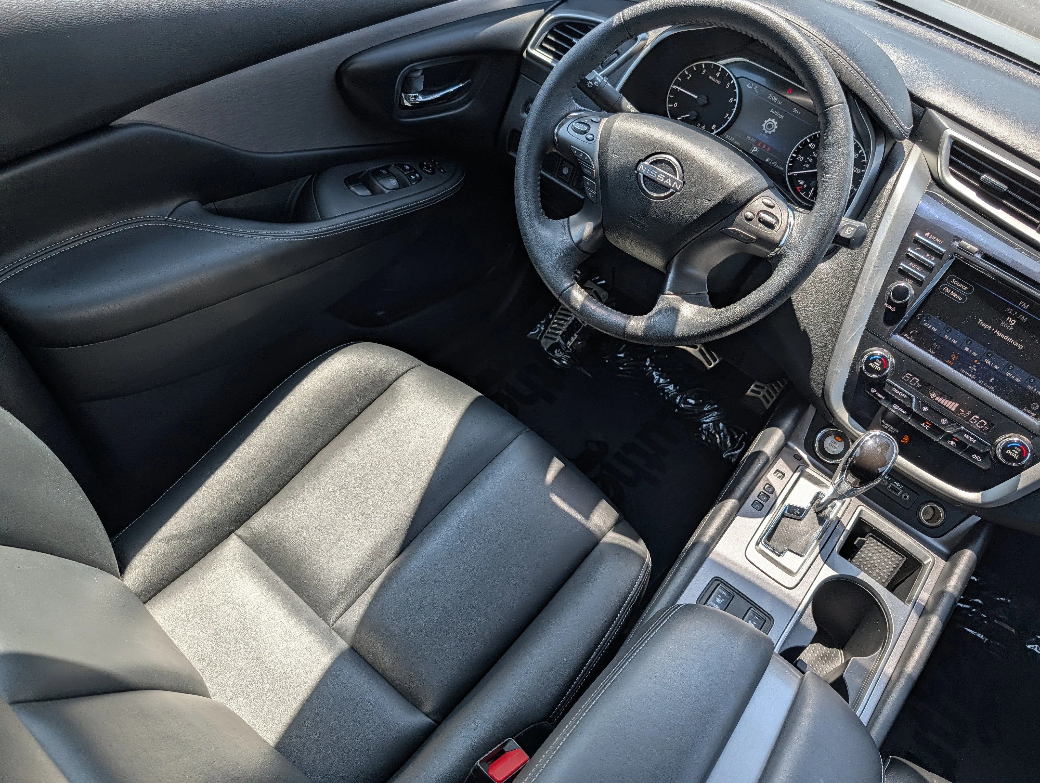 Used 2024 Boulder Gray Pearl Nissan SV image 9