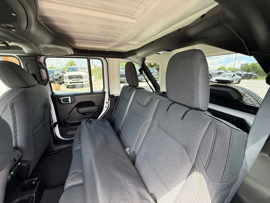 New 2026 Bright White Clear-Coat Exterior Paint Jeep Sport S image 25