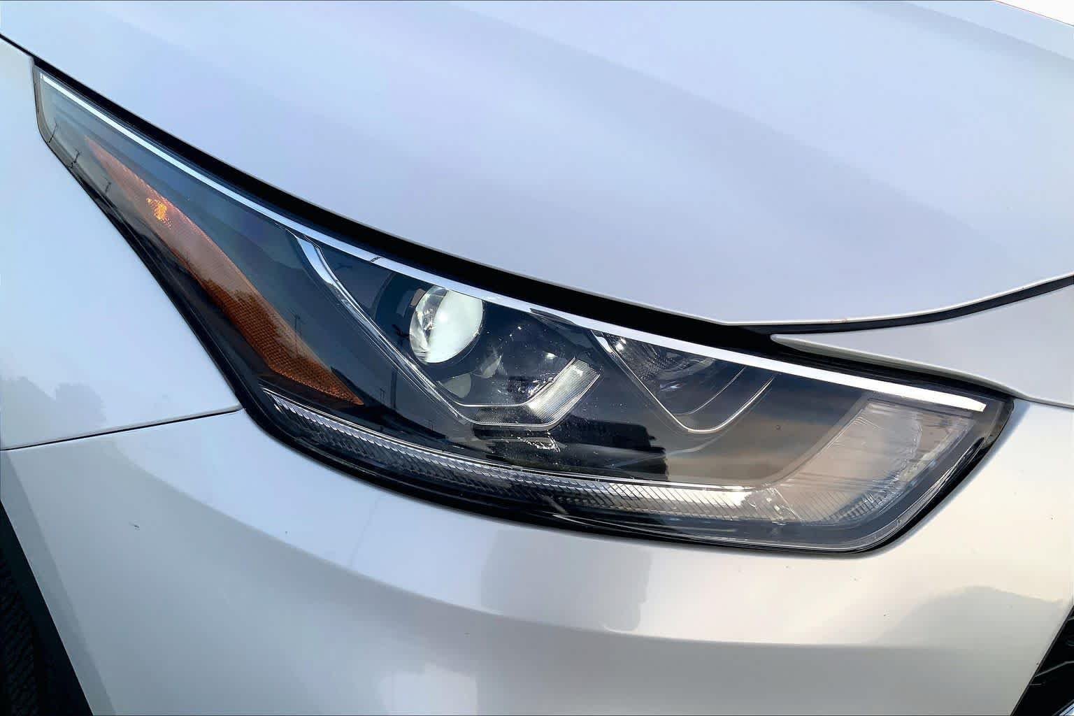 Used 2026 Wind Chill Pearl Toyota Hybrid Platinum image 26