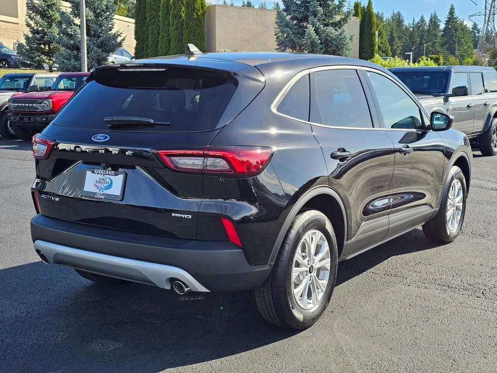 New 2025 Black Ford Active image 7