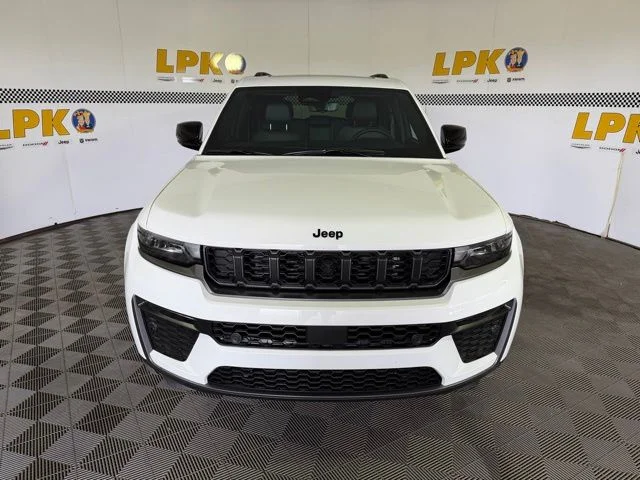 New 2026 Bright White Clear-Coat Exterior Paint Jeep 85th Anniversary Edition image 8