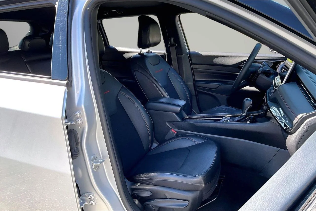 Certified Used 2024 Silver Jeep Trailhawk image 22