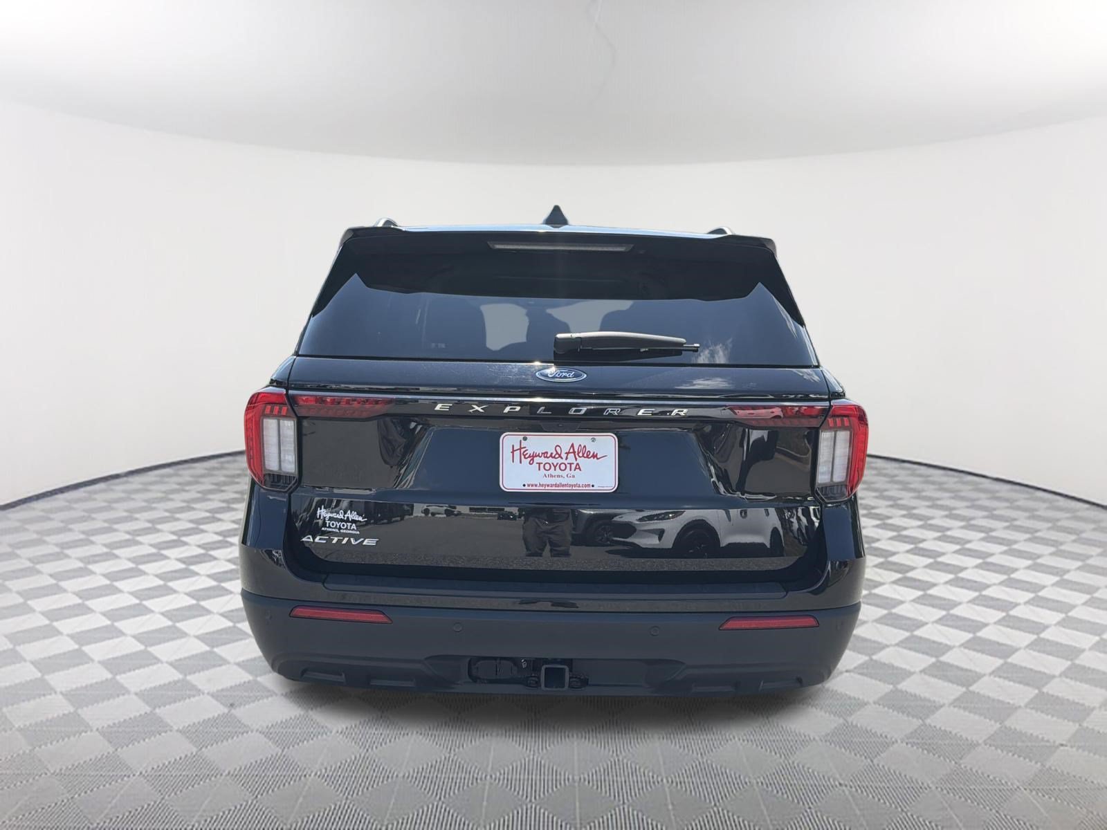 Used 2025 Black Metallic Ford Active image 15
