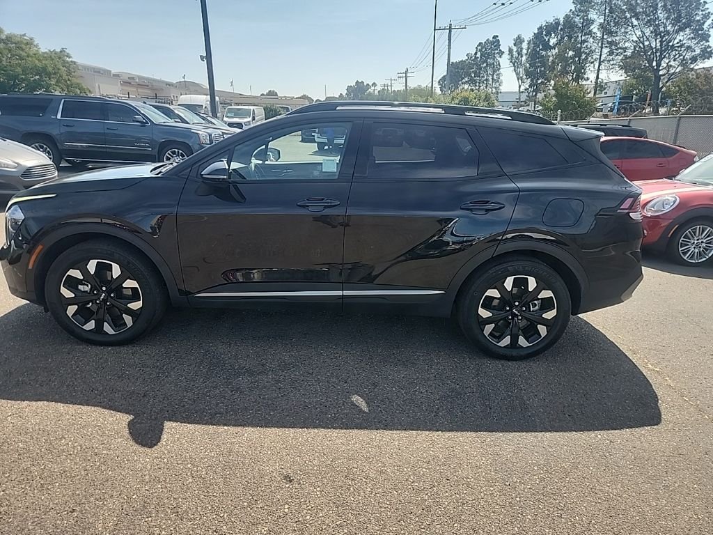 Used 2023 Black Kia X-Line image 9